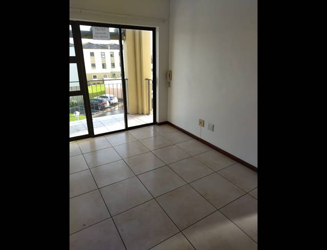 2 bed property to rent in STRAND